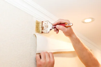 Pose de papier peint à Lagrasse — revêtements muraux et toiles de verre